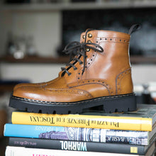 Charger l&#39;image dans la galerie, Wing tip derby boot tan brown
