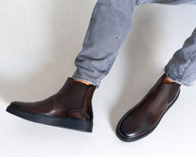 Carica l&#39;immagine nel visualizzatore di Gallery, Chelsea boot dark brown

