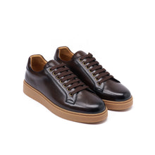 Carica l&#39;immagine nel visualizzatore di Gallery, Classic lace-up sneaker dark brown

