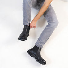Load image into Gallery viewer, Chelsea boot black
