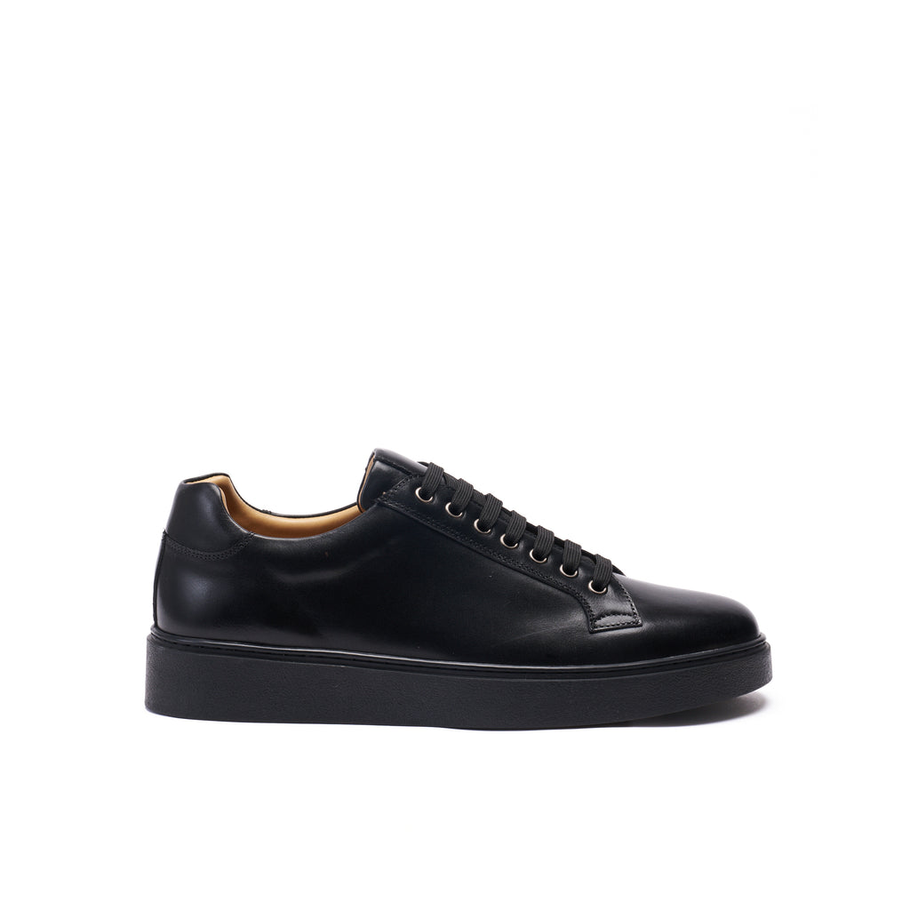 CLASSIC LACE-UP SNEAKER