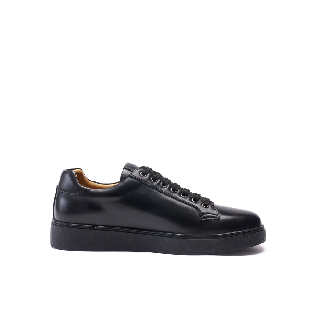 CLASSIC LACE-UP SNEAKER