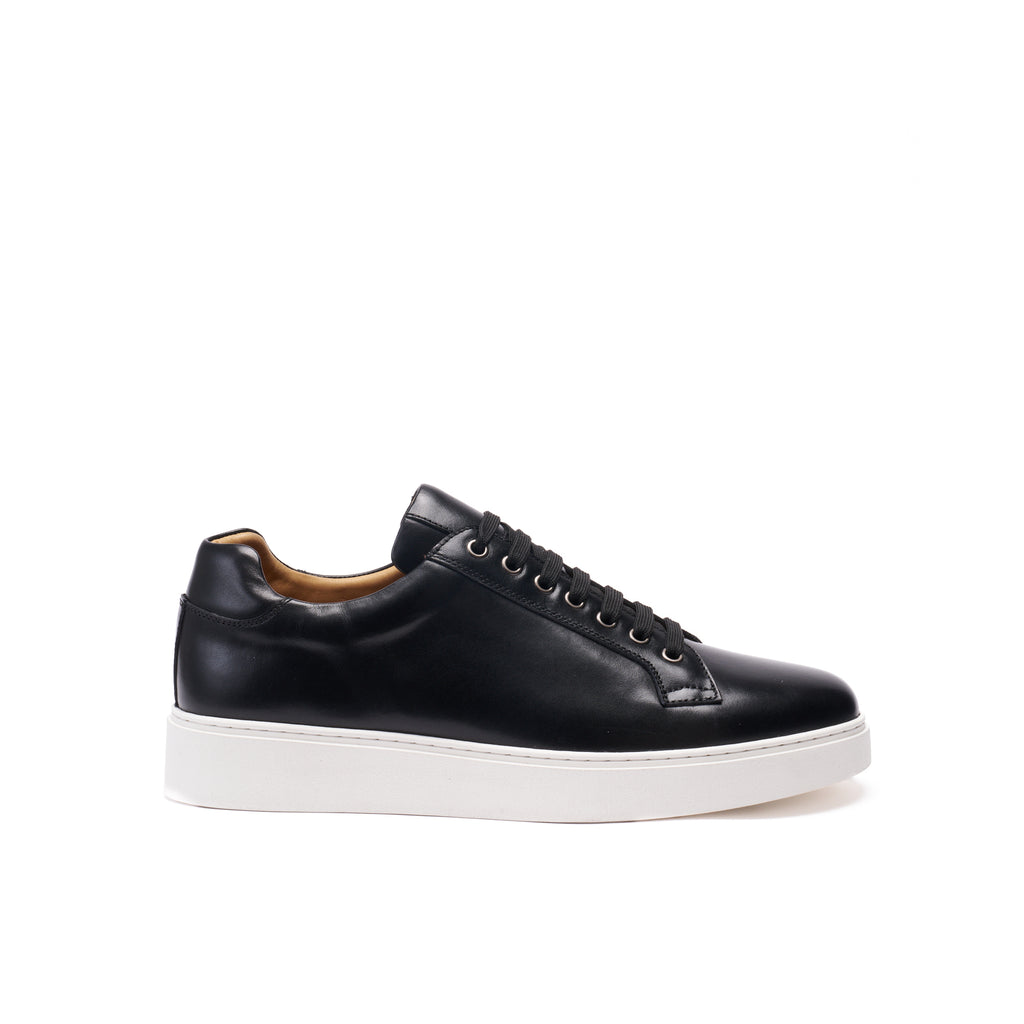 CLASSIC LACE-UP SNEAKER