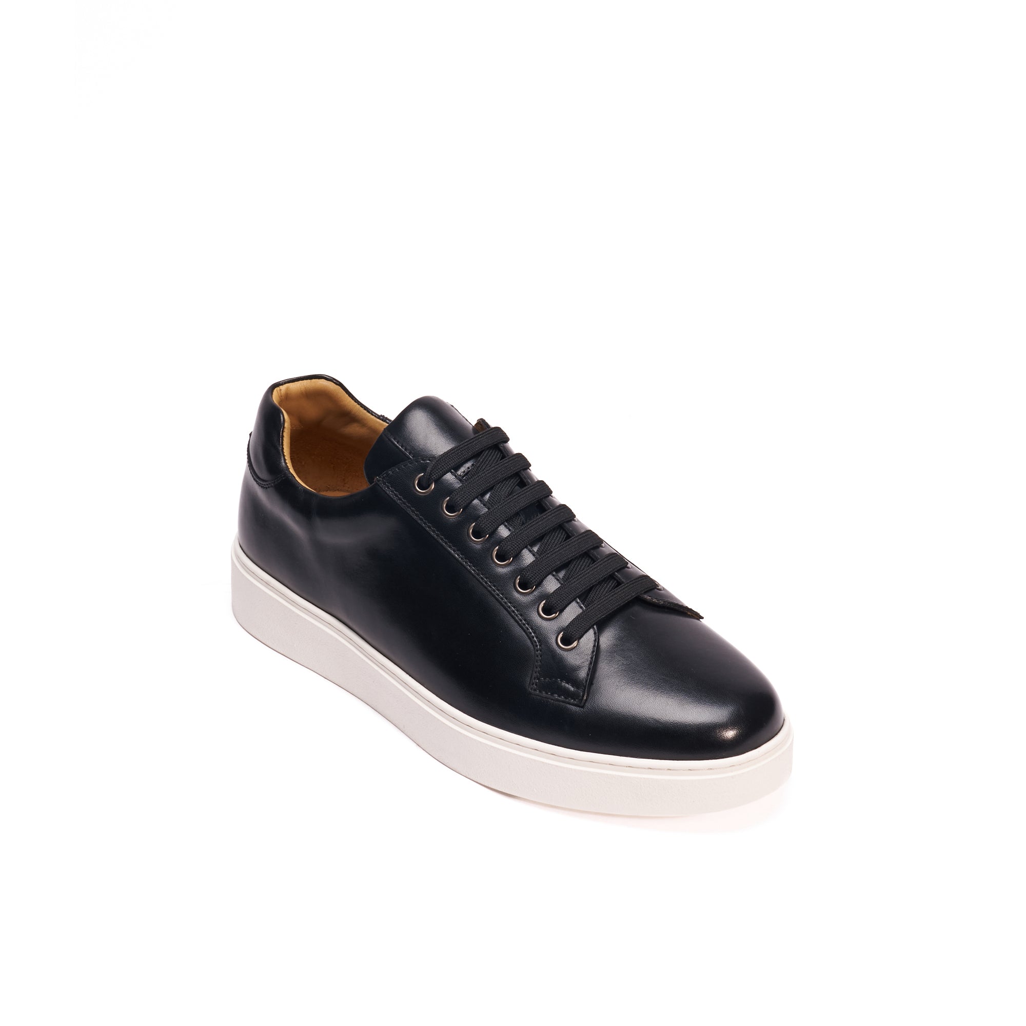 CLASSIC LACE-UP SNEAKER