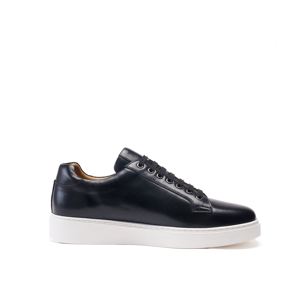 CLASSIC LACE-UP SNEAKER