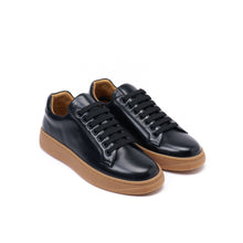 Carica l&#39;immagine nel visualizzatore di Gallery, Classic lace-up sneaker black
