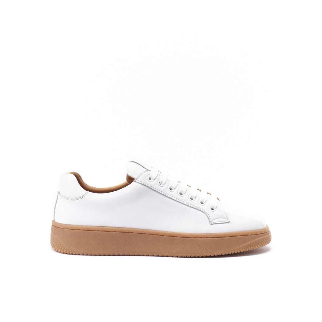 Classic lace-up sneaker white