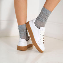Carica l&#39;immagine nel visualizzatore di Gallery, Classic lace-up sneaker white
