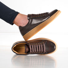 Load image into Gallery viewer, Classic lace-up sneaker dark brown
