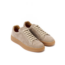 Load image into Gallery viewer, Classic lace-up sneaker taupe
