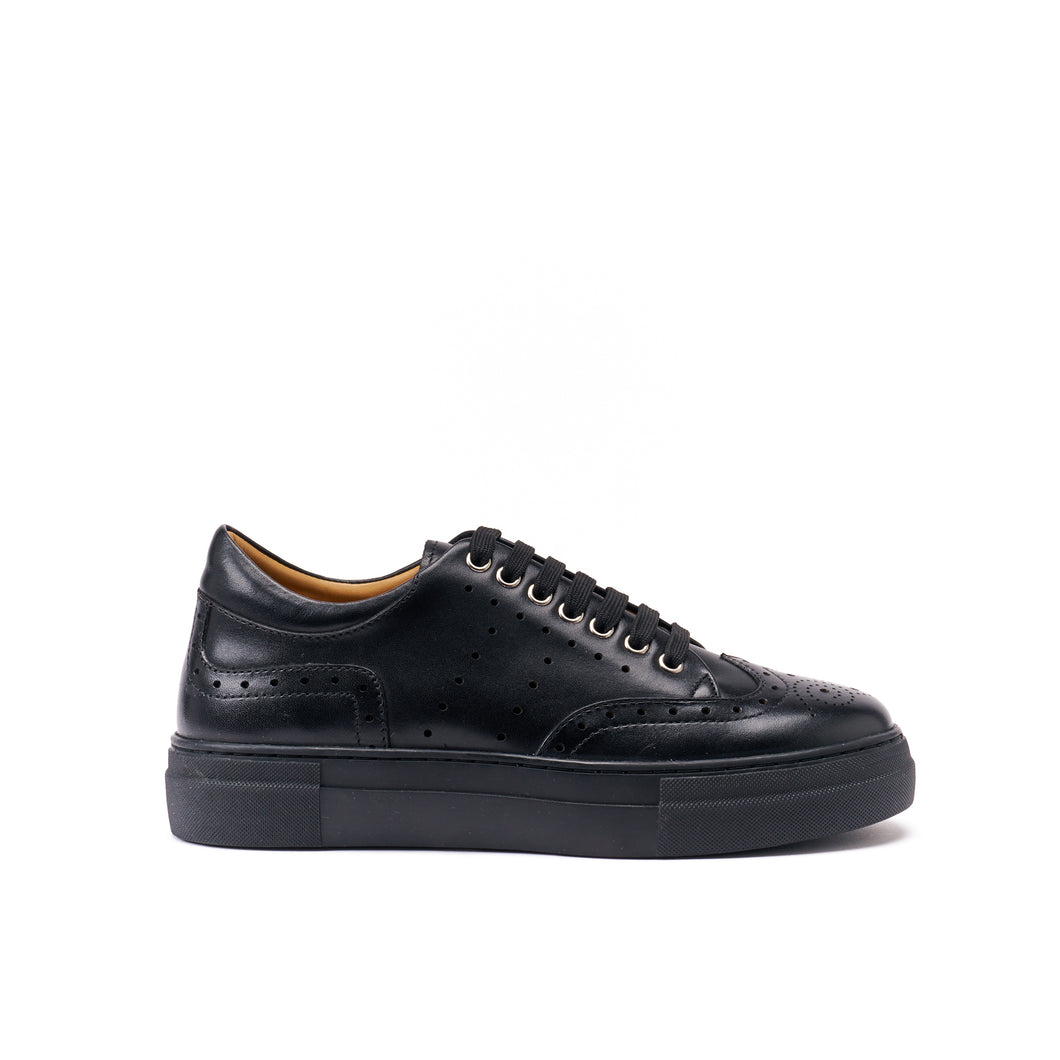 Wing tip sneaker black