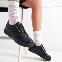 Carica l&#39;immagine nel visualizzatore di Gallery, Wing tip sneaker black
