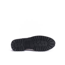 Load image into Gallery viewer, Wing tip Chelsea boot black
