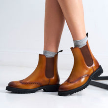Load image into Gallery viewer, Wing tip Chelsea boot tan brown
