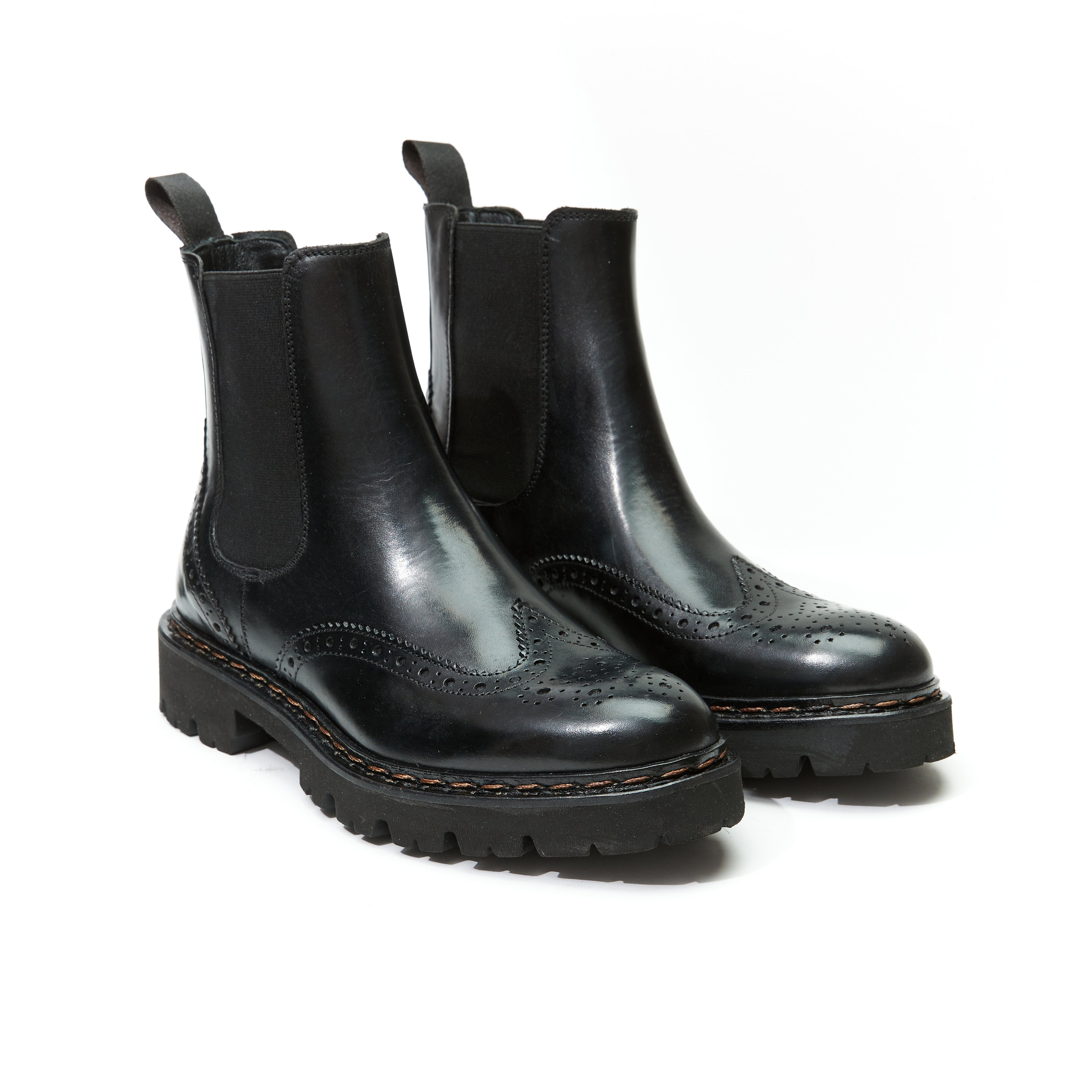 WING TIP CHELSEA BOOT BLACK