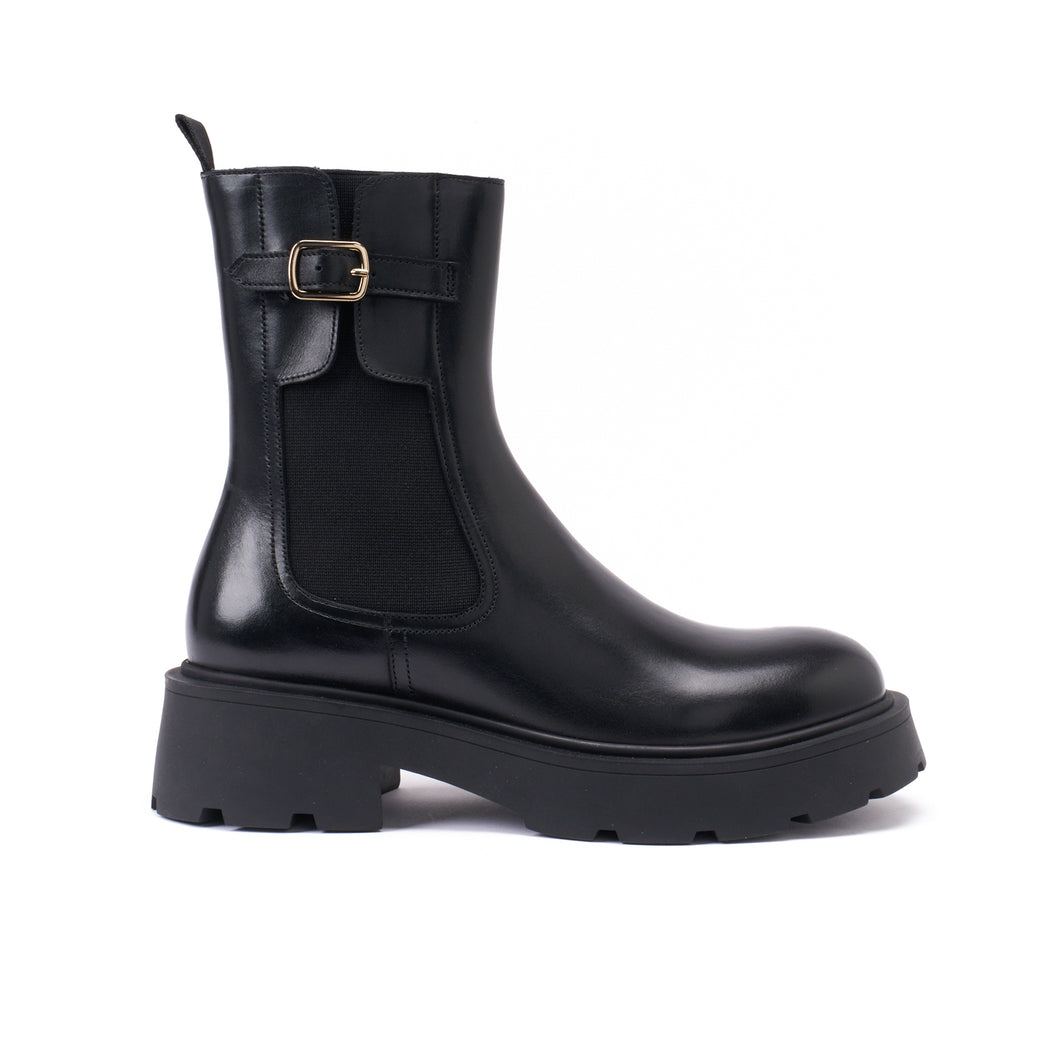 Chelsea boot black