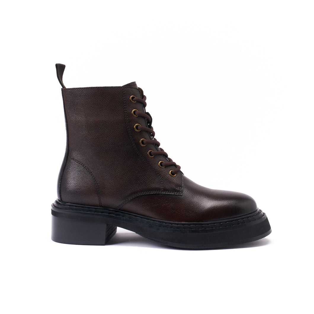 Derby lace-up boot dark brown