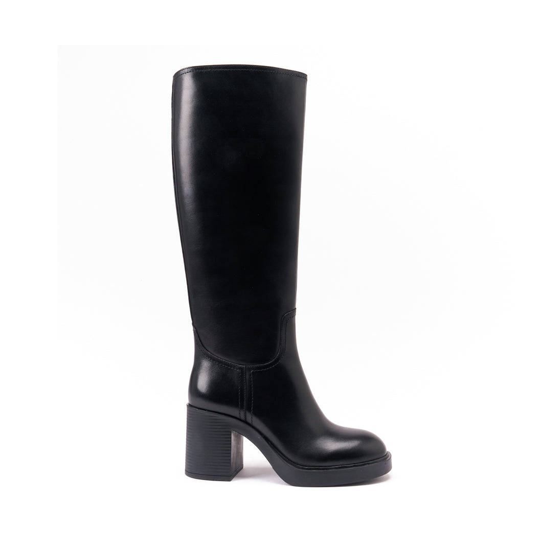 Heeled high tubular boot black