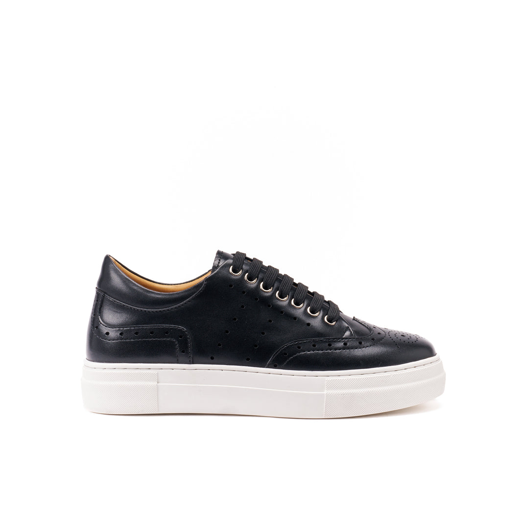 Wing tip sneaker black