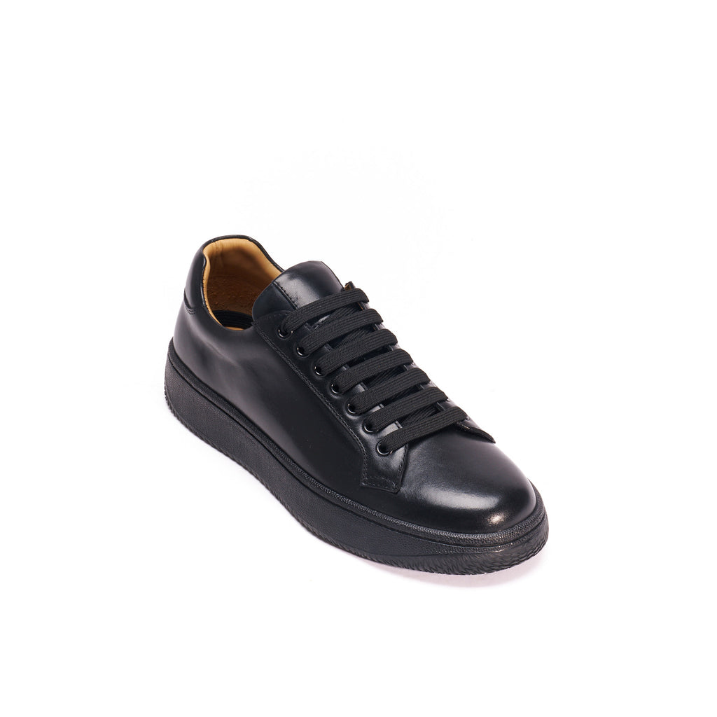 CLASSIC LACE-UP SNEAKER