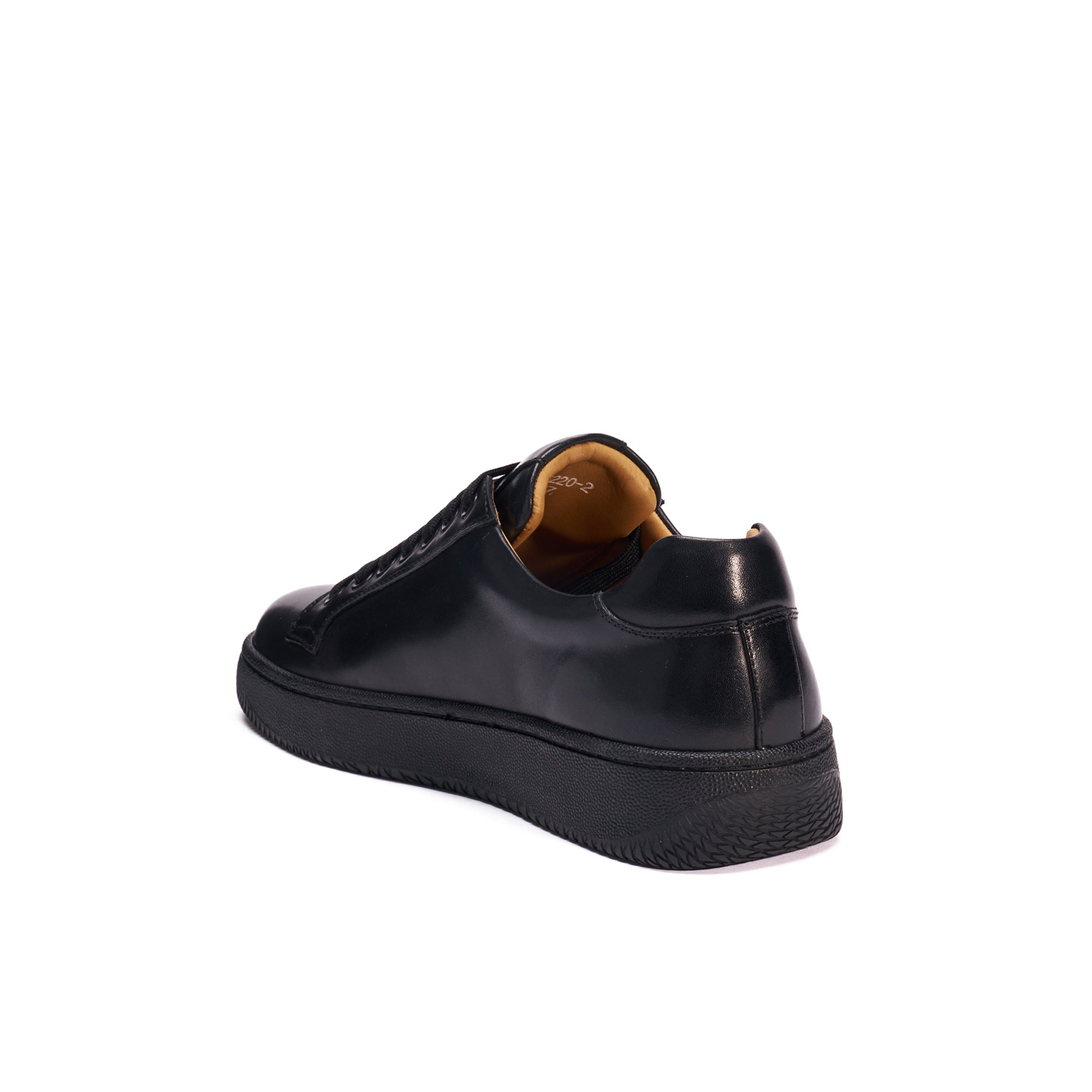 CLASSIC LACE-UP SNEAKER