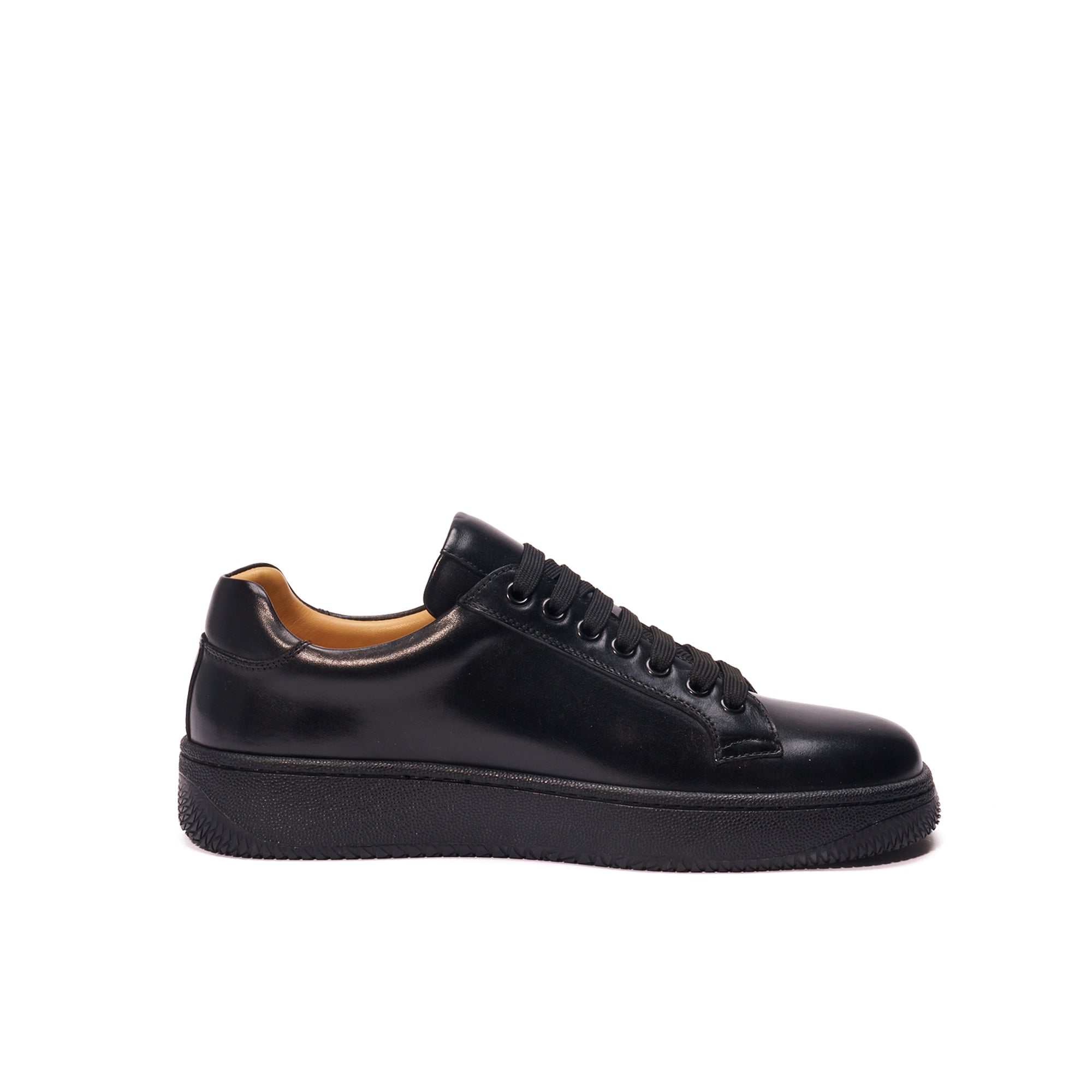 CLASSIC LACE-UP SNEAKER