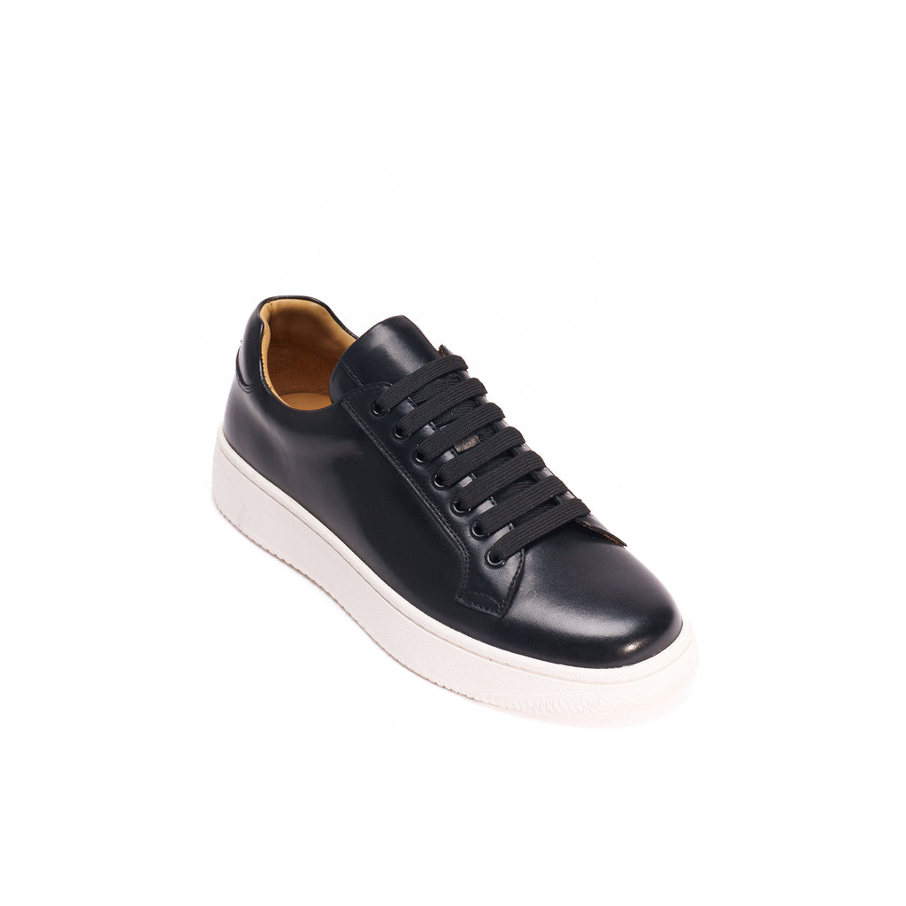 CLASSIC LACE-UP SNEAKER