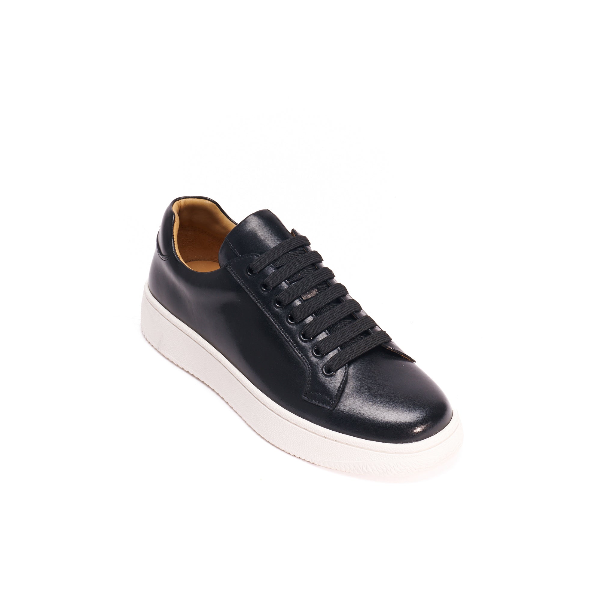 CLASSIC LACE-UP SNEAKER