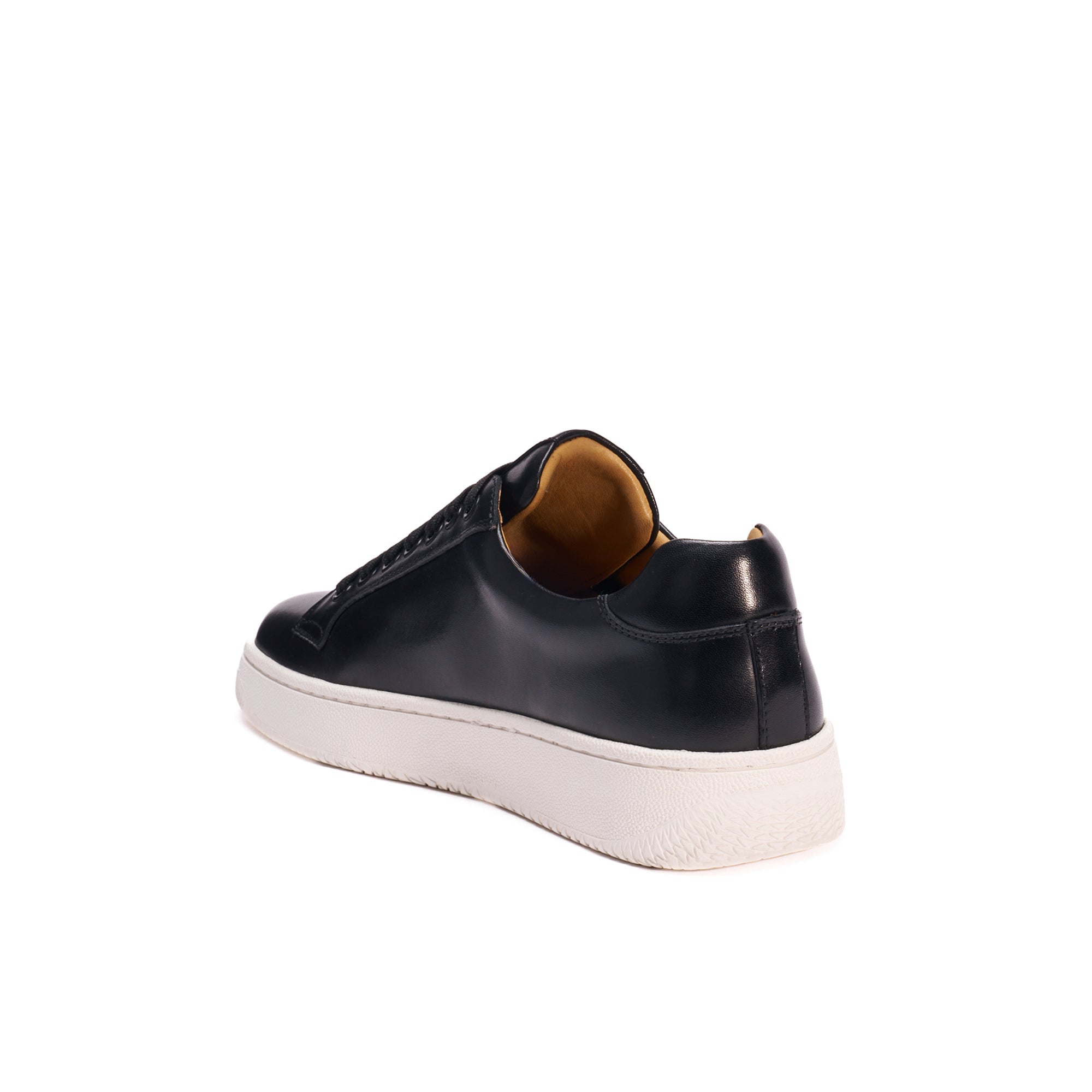 CLASSIC LACE-UP SNEAKER