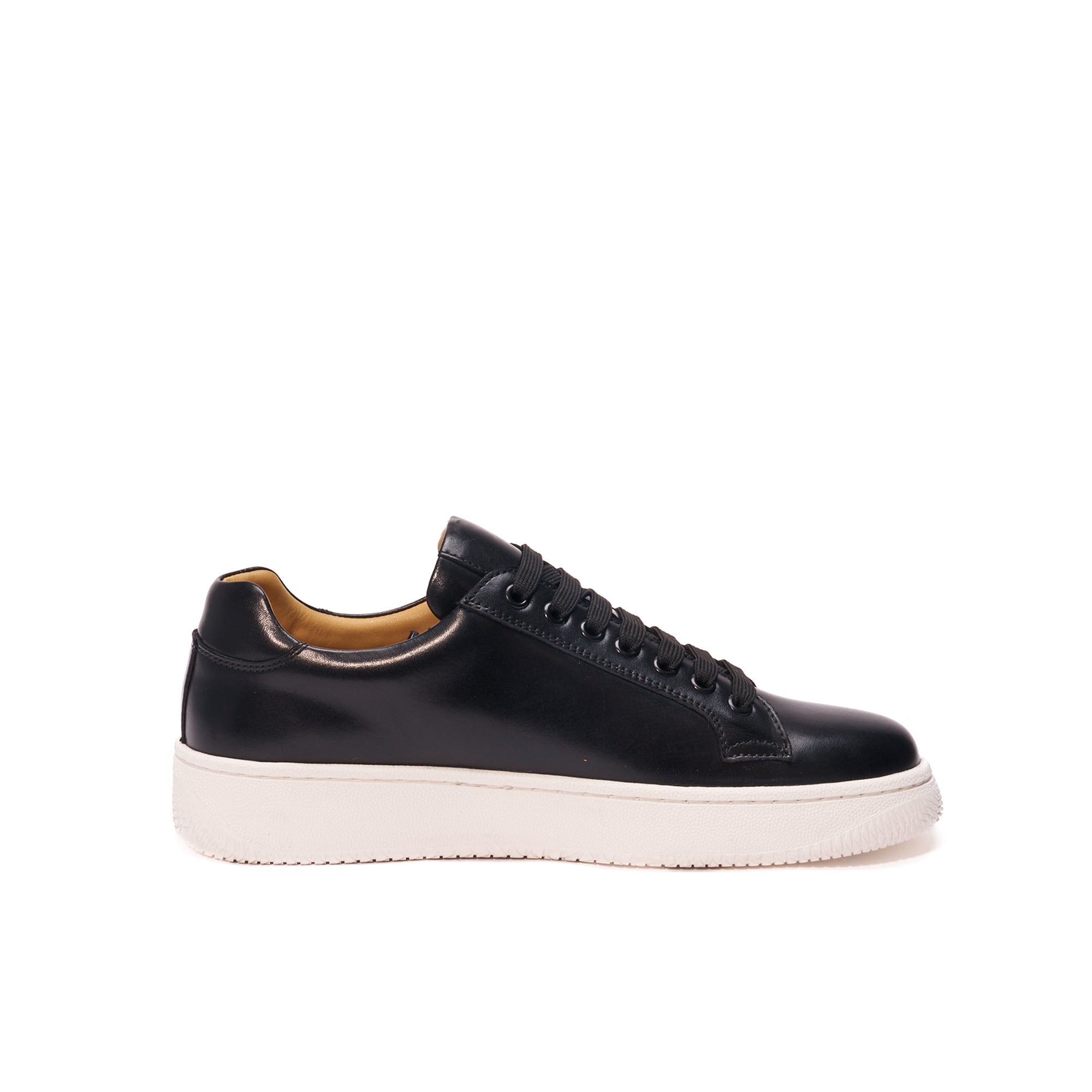 CLASSIC LACE-UP SNEAKER