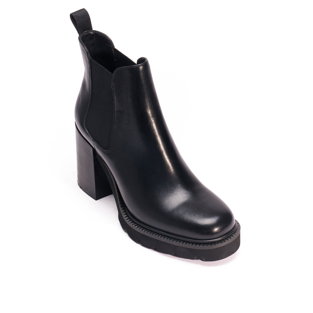 HEELED CHELSEA BOOT