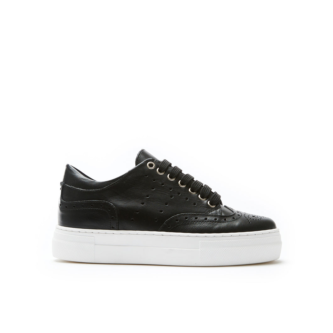 Wing tip sneaker black
