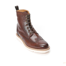Charger l&#39;image dans la galerie, Wing tip derby boot mahogany brown

