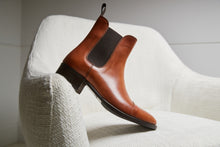 Load image into Gallery viewer, Straight cap chelsea boot tan brown
