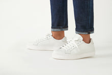 Load image into Gallery viewer, Classic lace-up sneaker white
