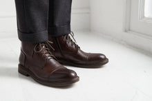 Carica l&#39;immagine nel visualizzatore di Gallery, Straight cap derby ankle boot mahogany brown
