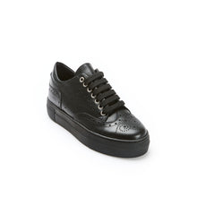 Load image into Gallery viewer, Wing tip sneaker black
